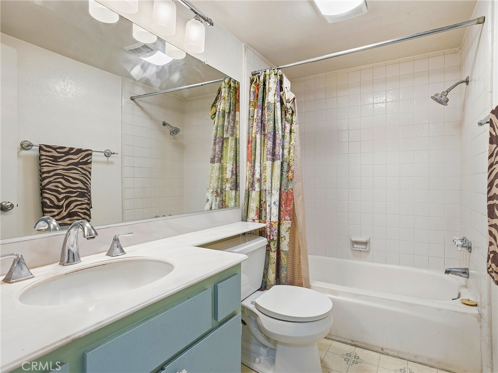 230 Bethany Road, Unit 237 Burbank, CA 91504 - Photo 19 of 38 Bathroom
