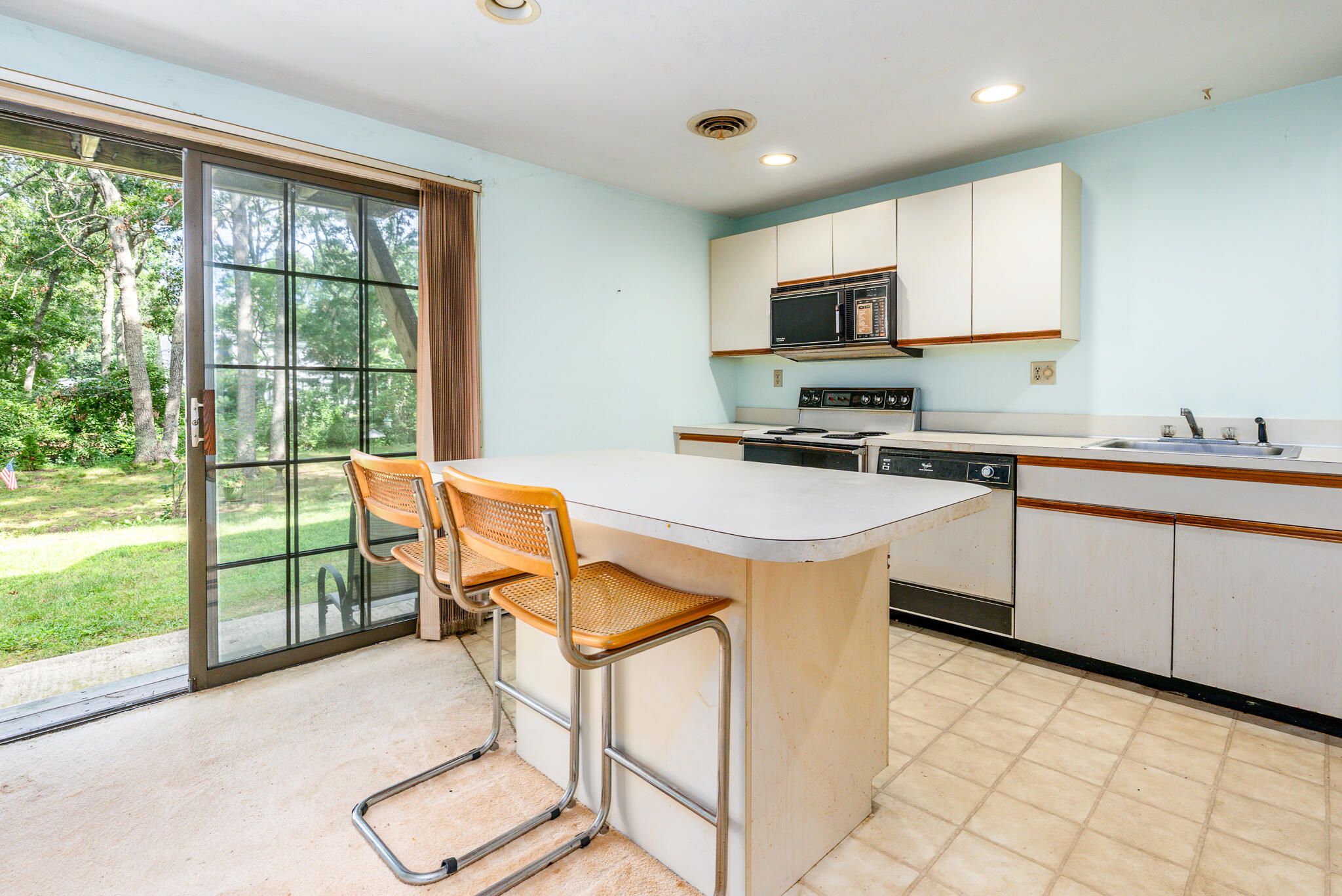 195 Falmouth Road, Unit 8D Mashpee, MA 02649 - Photo 9 of 30 kitchen1