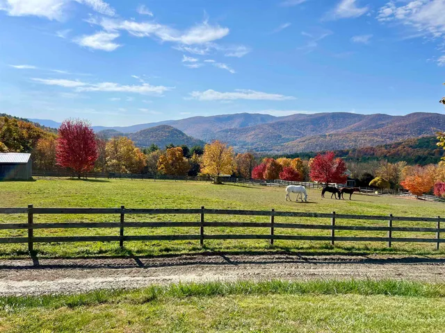 $2,100,000 | 1228 Skiparee Road, Pownal, VT 05260