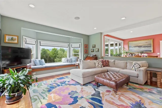 $2,100,000 | 1228 Skiparee Road, Pownal, VT 05260