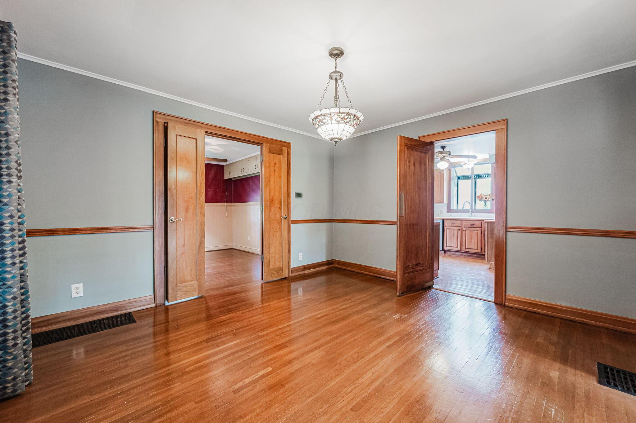 944 South Cassingham Road Bexley, OH 43209 - Photo 7 of 46 15-B.M. - 944 S Cassingham Rd, Columbus-