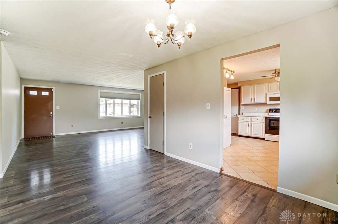 5304 West Ridgewood Road Springfield, OH 45503 - Photo 12 of 59