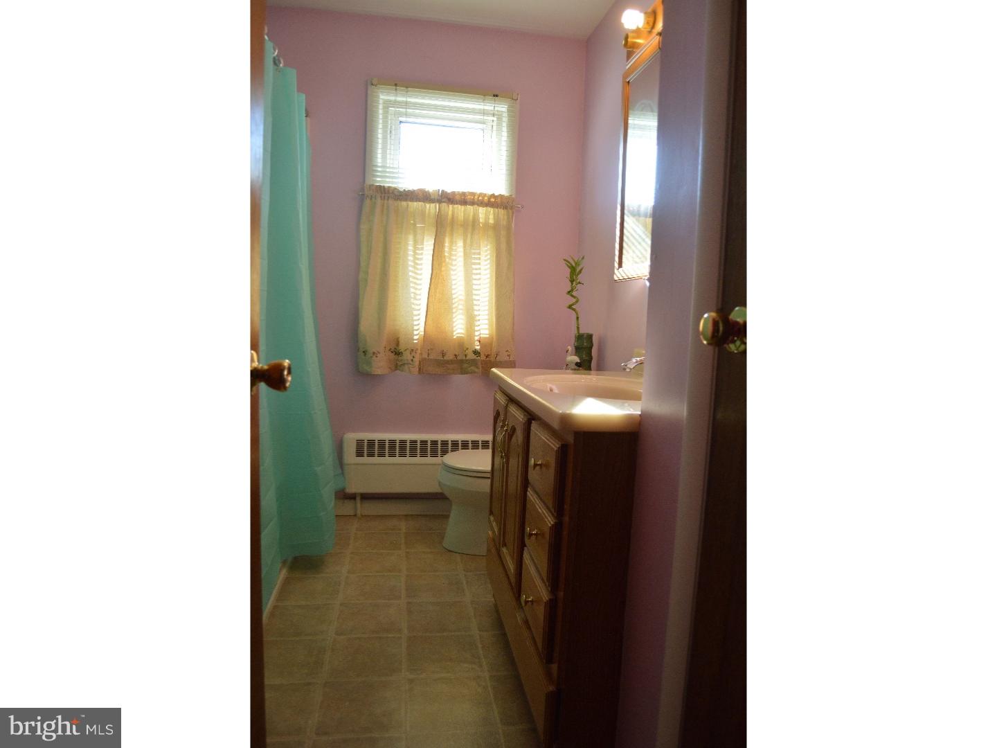 7 Evergreen Road Stratford, NJ 08084 - Photo 9 of 22 Bathroom