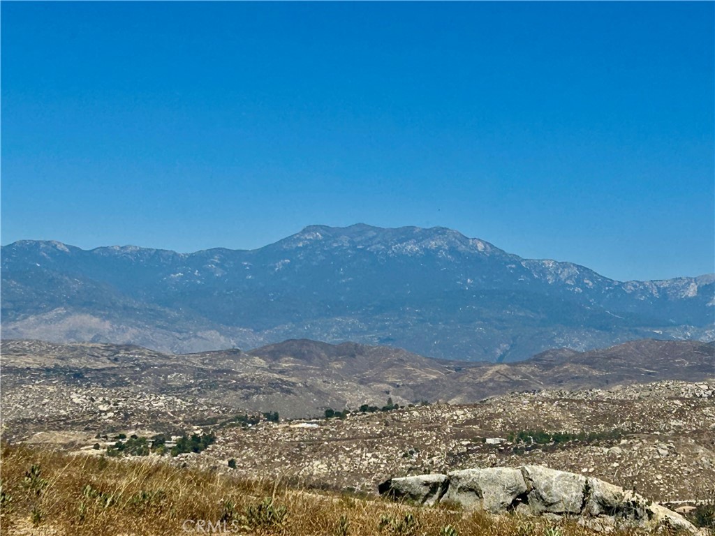 33445 Chameleon Road Hemet, CA 92544 - Photo 3 of 15