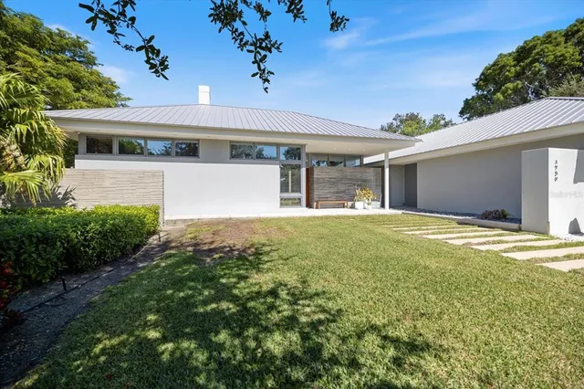 $4,499,000 | 1739 Cherokee Drive, Sarasota, FL 34239