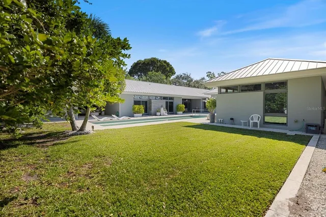 $4,499,000 | 1739 Cherokee Drive, Sarasota, FL 34239