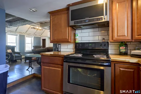 $390,000 | 3 Woodstock Avenue West, Putnam, CT 06260