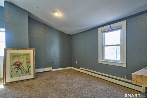 $390,000 | 3 Woodstock Avenue West, Putnam, CT 06260