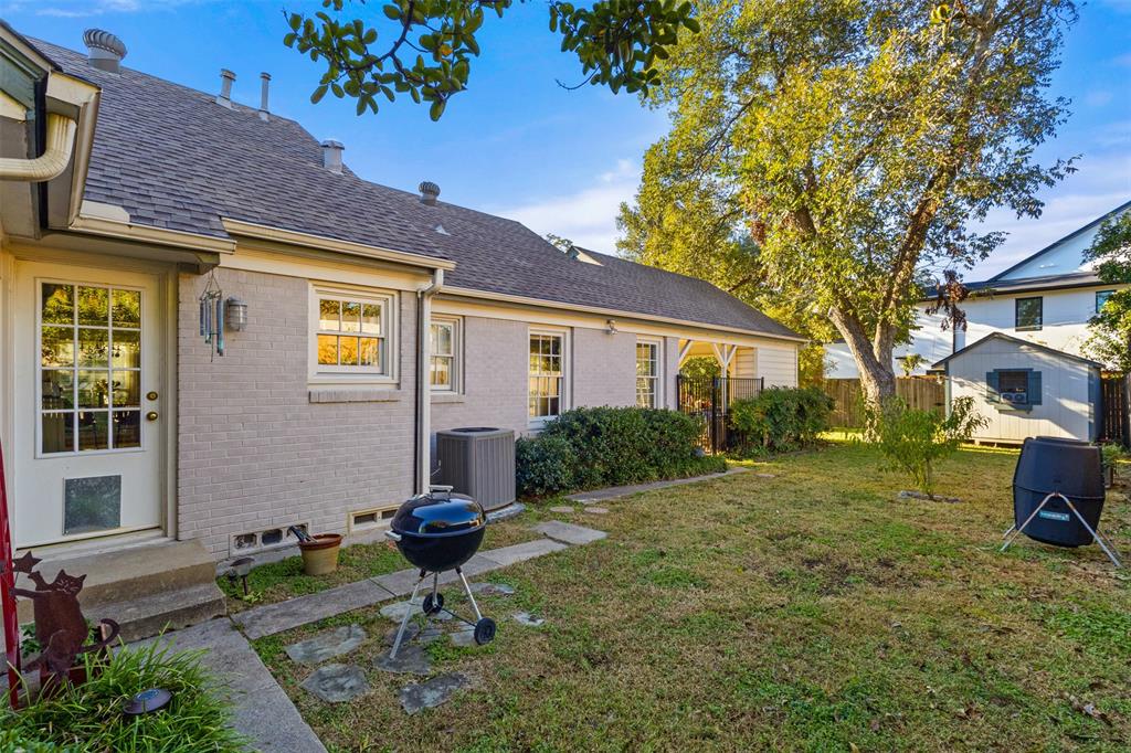 9461 Waterview Road Dallas, TX 75218 - Photo 37 of 40 a house view with a garden space