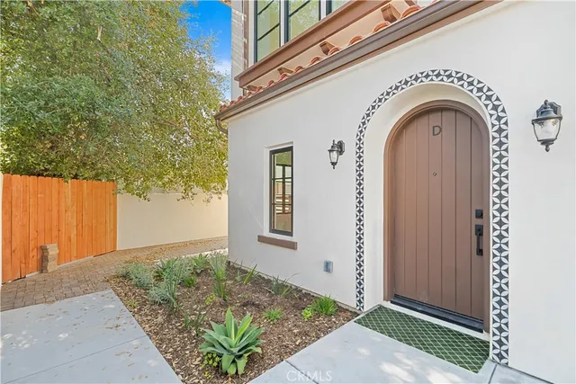 $1,155,000 | 200 South 2nd Avenue, Unit D, Arcadia, CA 91006