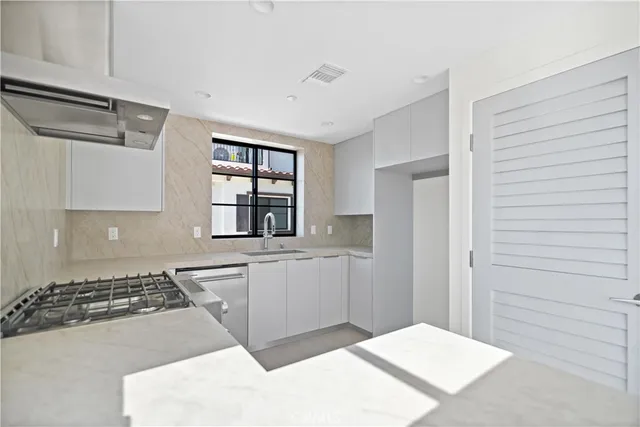 $1,155,000 | 200 South 2nd Avenue, Unit D, Arcadia, CA 91006