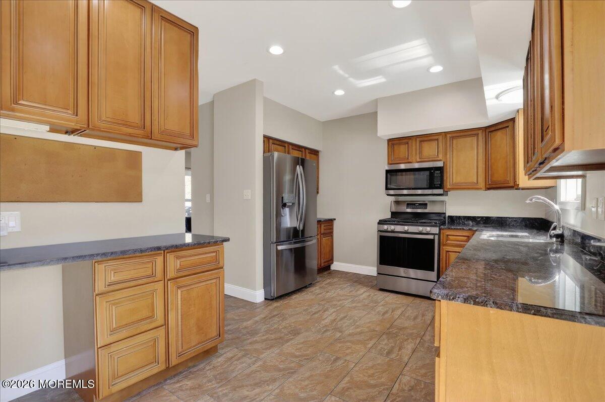 33 Ashford Road Jackson, NJ 08527 - Photo 21 of 71 21-Kitchen