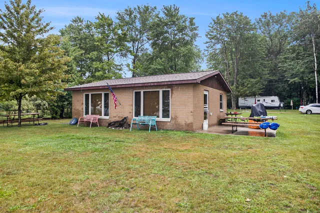 $579,000 | 1466 Lakeshore Drive, Fennville, MI 49408