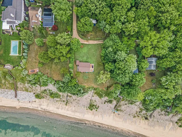 $579,000 | 1466 Lakeshore Drive, Fennville, MI 49408