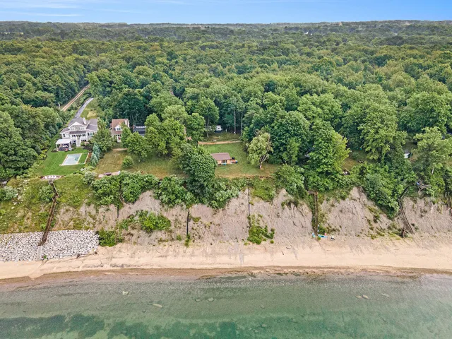 $579,000 | 1466 Lakeshore Drive, Fennville, MI 49408