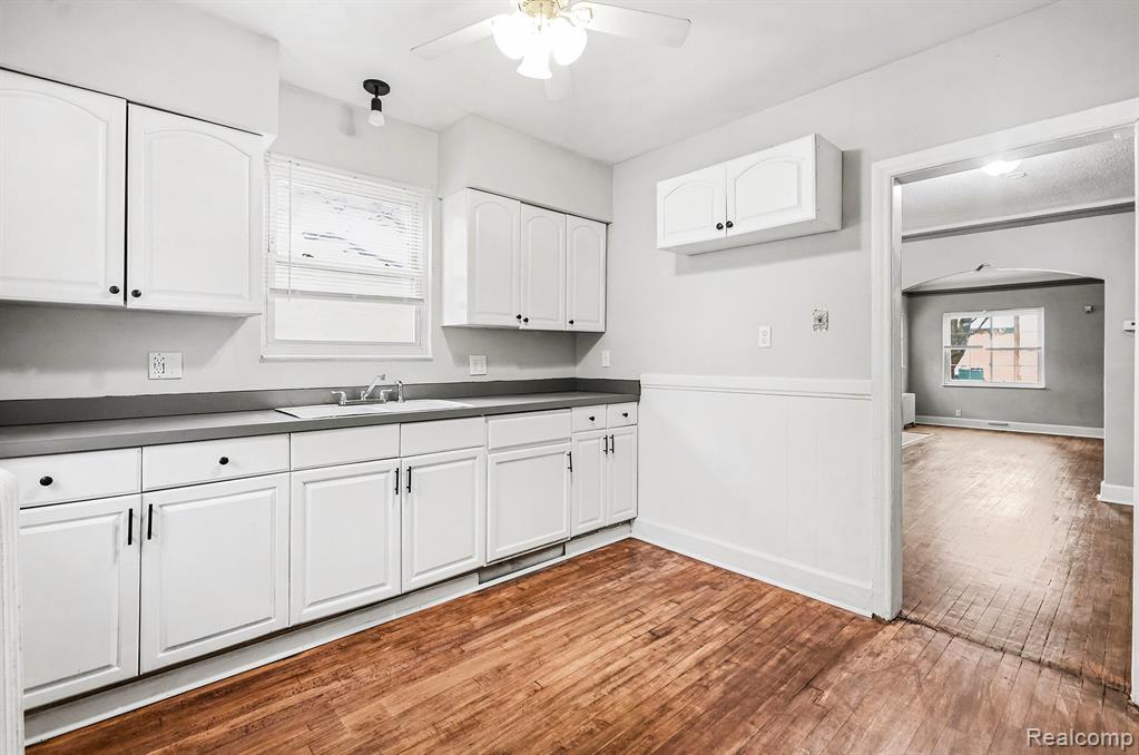 15065 Lincoln Avenue Eastpointe, MI 48021 - Photo 13 of 25