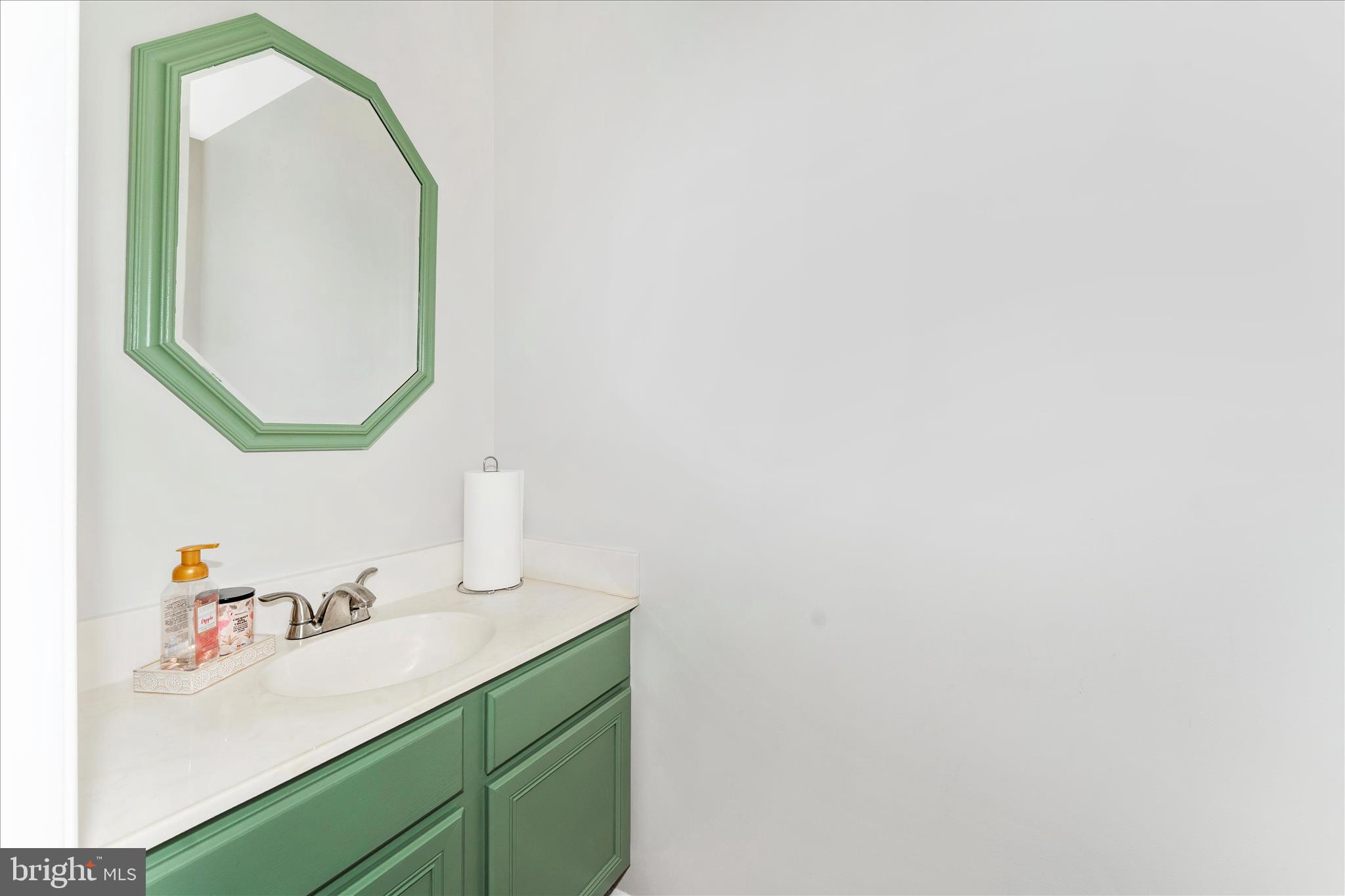 5798 Sunset View Lane Frederick, MD 21703 - Photo 17 of 40 Powder Room