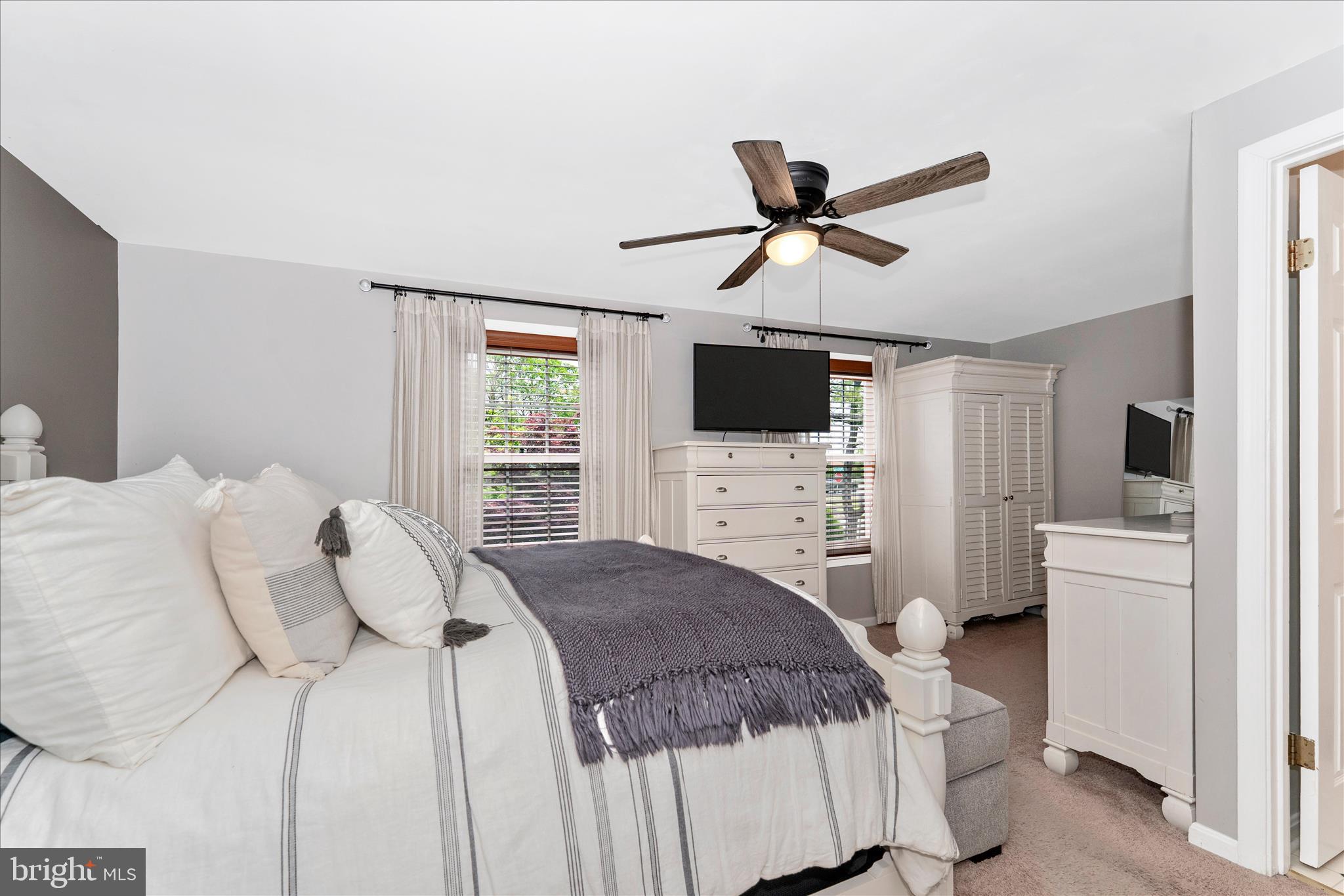 5798 Sunset View Lane Frederick, MD 21703 - Photo 18 of 40 Primary Bedroom