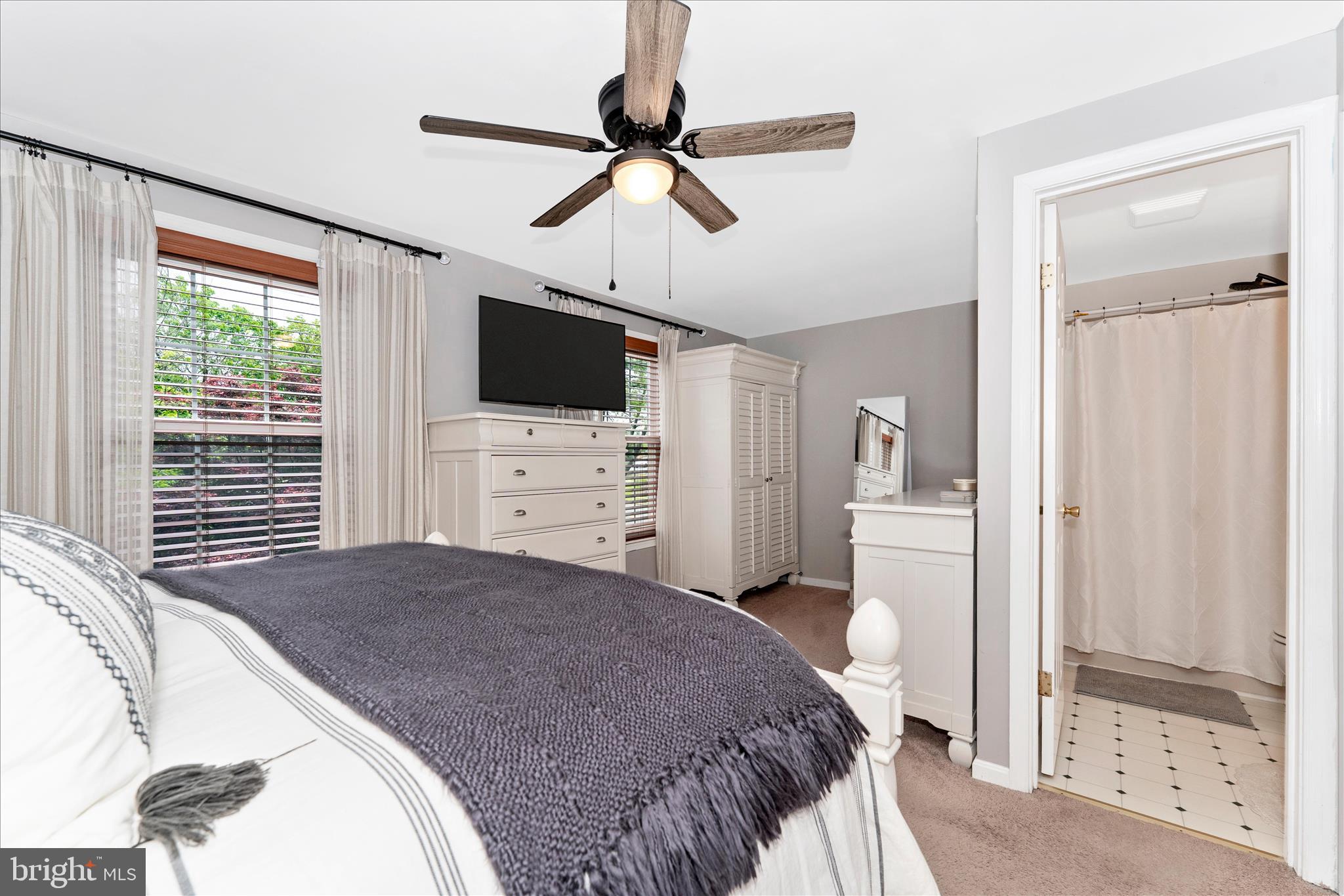 5798 Sunset View Lane Frederick, MD 21703 - Photo 19 of 40 Primary Bedroom