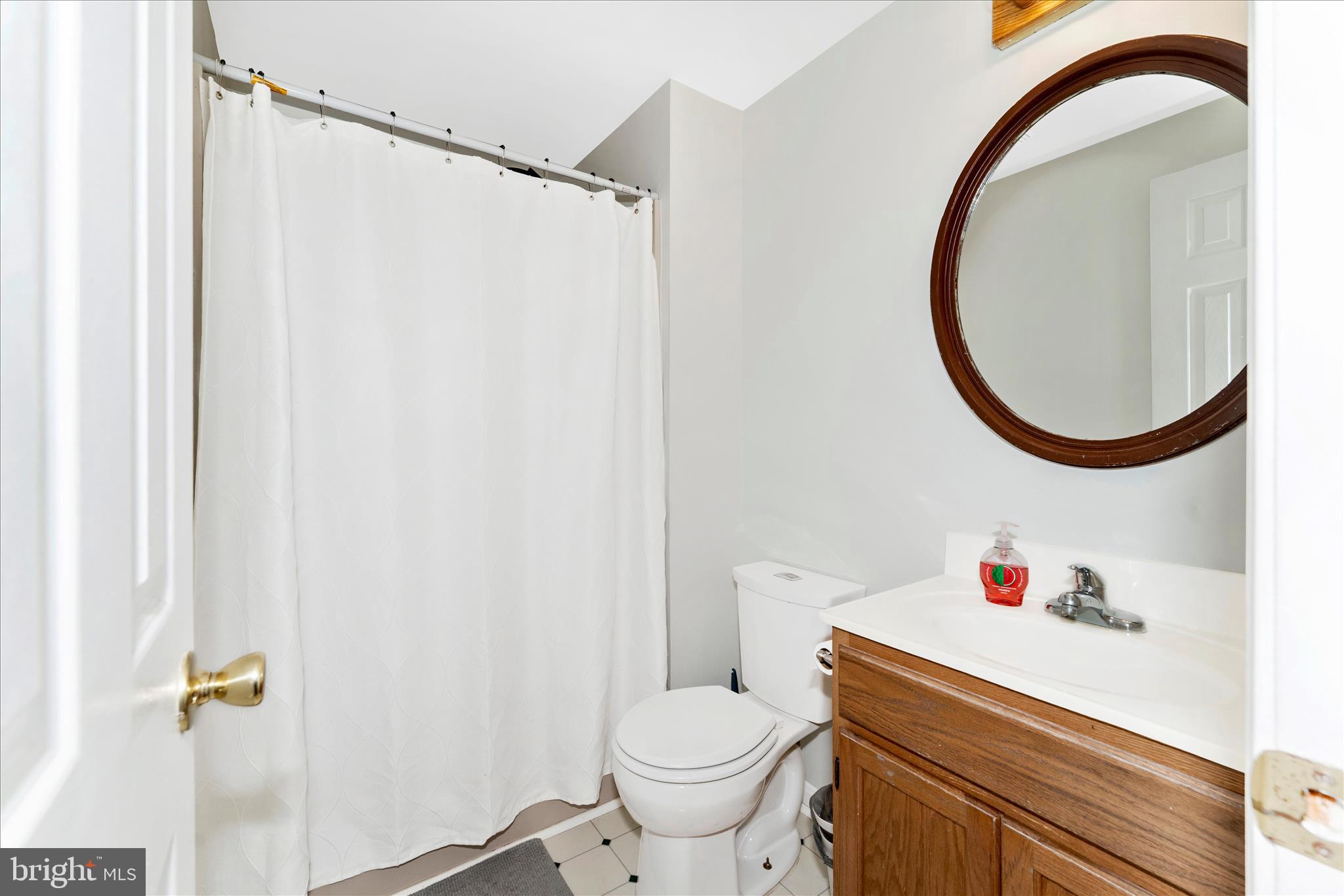5798 Sunset View Lane Frederick, MD 21703 - Photo 23 of 40 Primary Bathroom