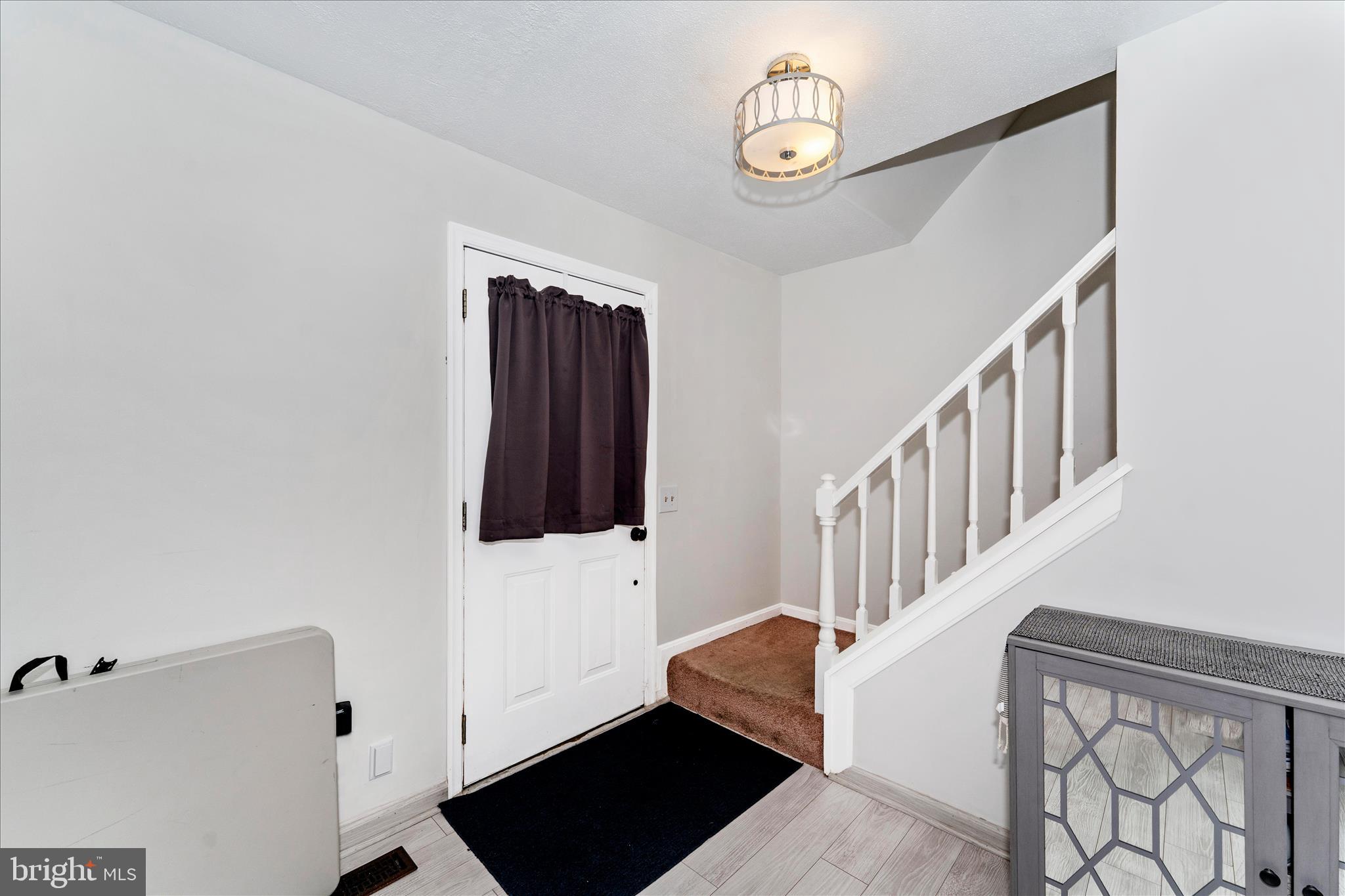 5798 Sunset View Lane Frederick, MD 21703 - Photo 3 of 40 Foyer