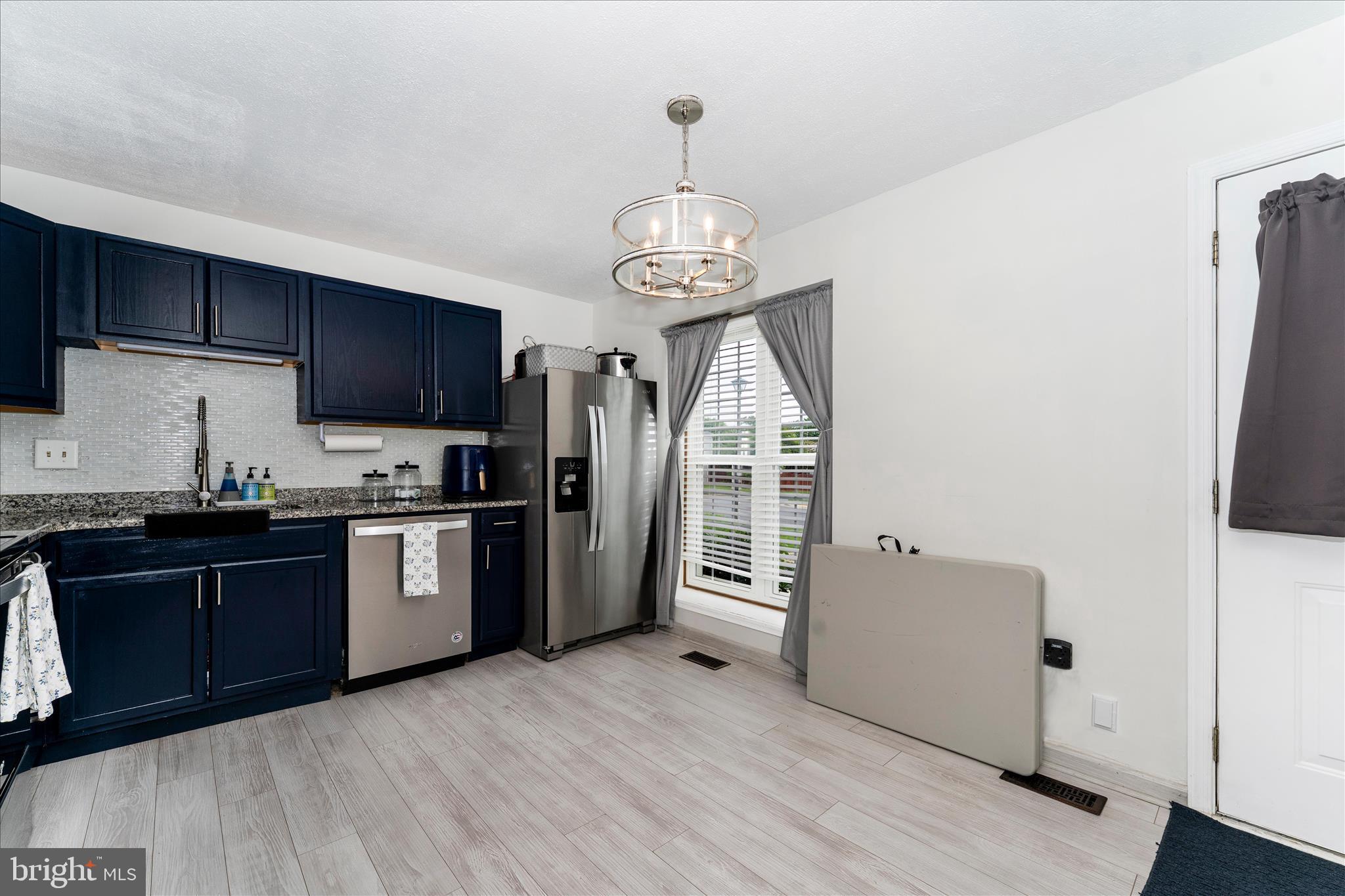 5798 Sunset View Lane Frederick, MD 21703 - Photo 6 of 40 Kitchen