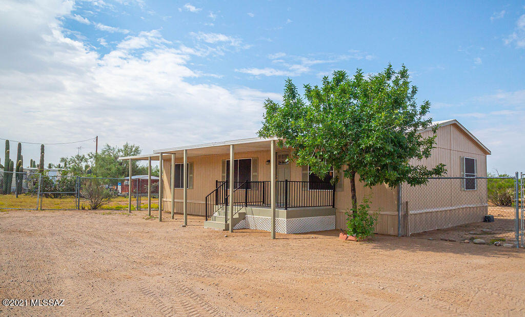 10760 West Mars Road Tucson, AZ 85743 - Photo 1 of 18 Gallery Image 1