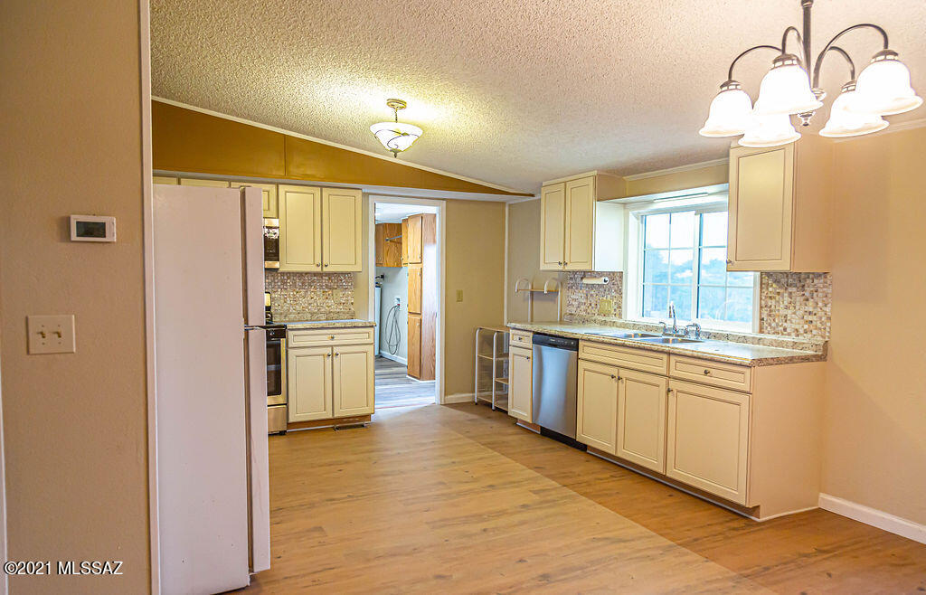 10760 West Mars Road Tucson, AZ 85743 - Photo 6 of 18 Gallery Image 6
