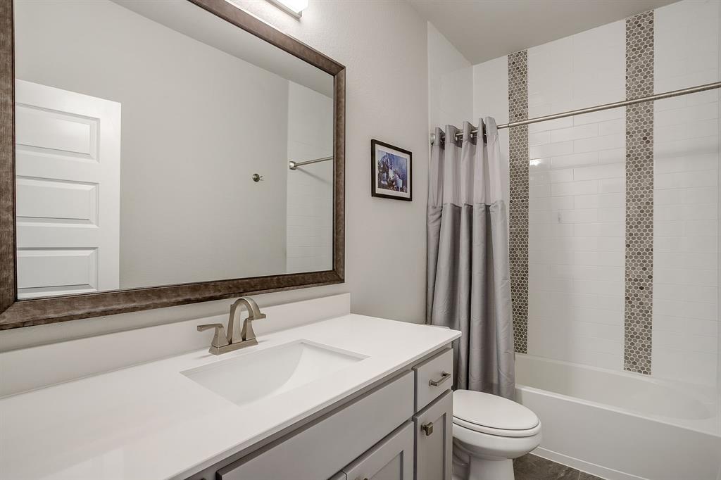 5637 Pope Creek Road Fort Worth, TX 76126 - Photo 27 of 40 Third bath upstairs.
