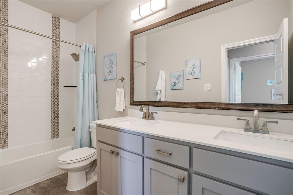 5637 Pope Creek Road Fort Worth, TX 76126 - Photo 29 of 40 Fourth bath upstairs.