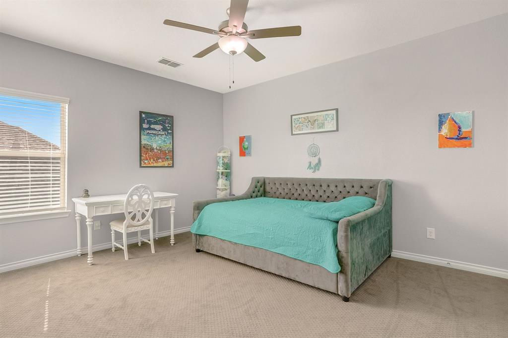 5637 Pope Creek Road Fort Worth, TX 76126 - Photo 30 of 40 Bedroom 5 upstiars. Great closet!