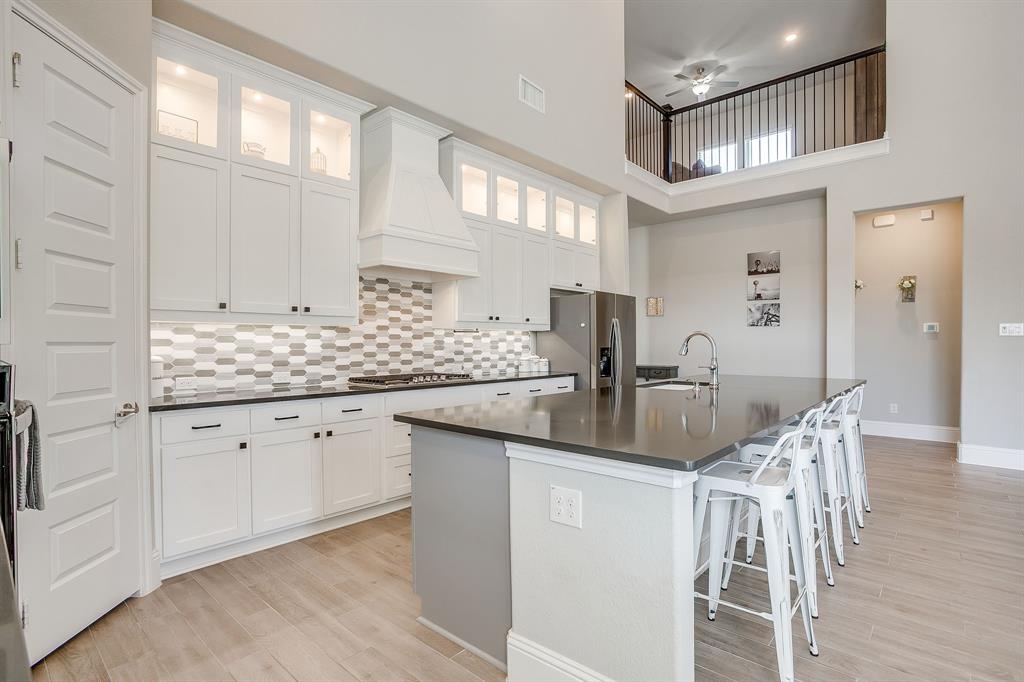 5637 Pope Creek Road Fort Worth, TX 76126 - Photo 8 of 40 Attractive from every angle!