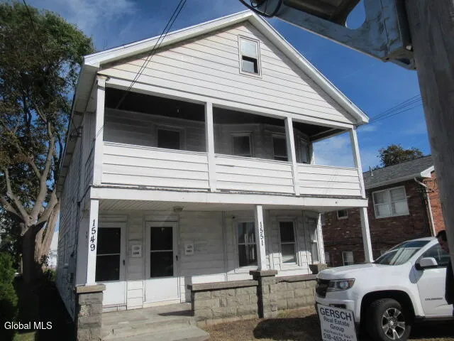 $1,800 | 1549 Chrisler Avenue, Unit 1, Schenectady, NY 12303