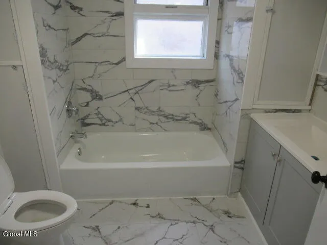 $1,800 | 1549 Chrisler Avenue, Unit 1, Schenectady, NY 12303