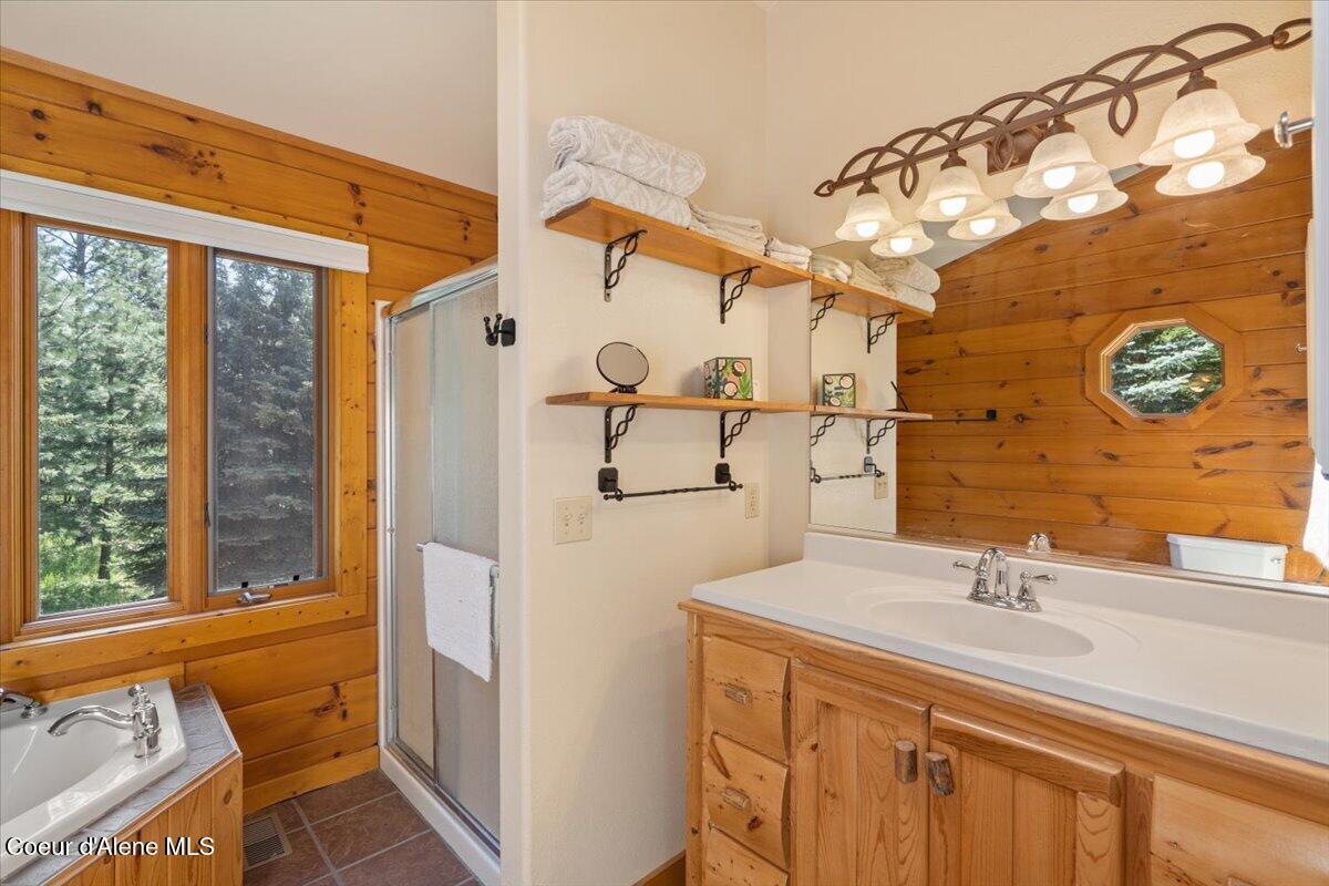 13764 South Ridgeview Drive Harrison, ID 83833 - Photo 10 of 60 35-Primary bathroom - Copy