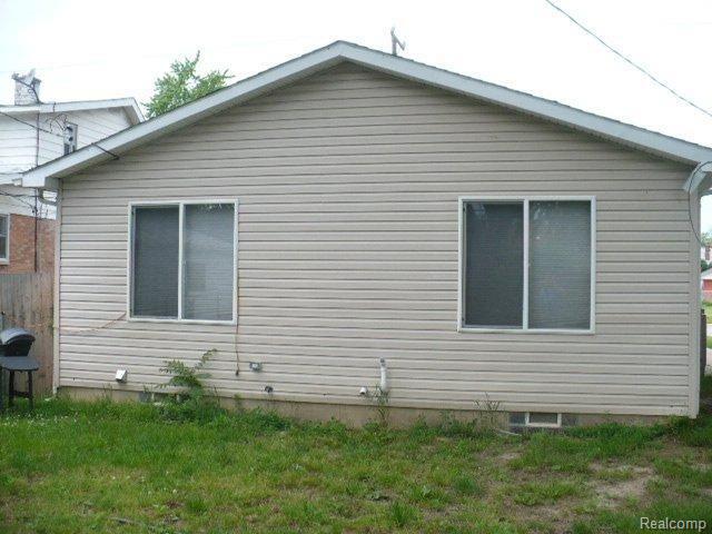 8284 Stephens Road Warren, MI 48089 - Photo 2 of 8 BACK