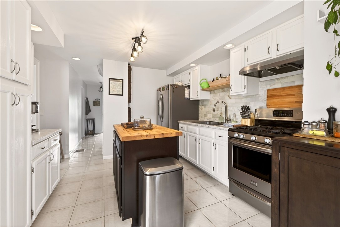 462 Crossfield Road Irondequoit, NY 14609 - Photo 12 of 28