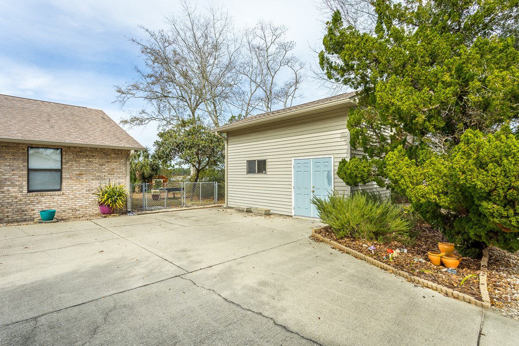 556 River Road Carrabelle, FL 32322 - Photo 5 of 63 Gallery Image 5