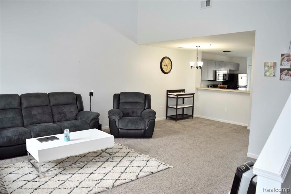 20047 Rodeo Court Southfield, MI 48075 - Photo 5 of 29