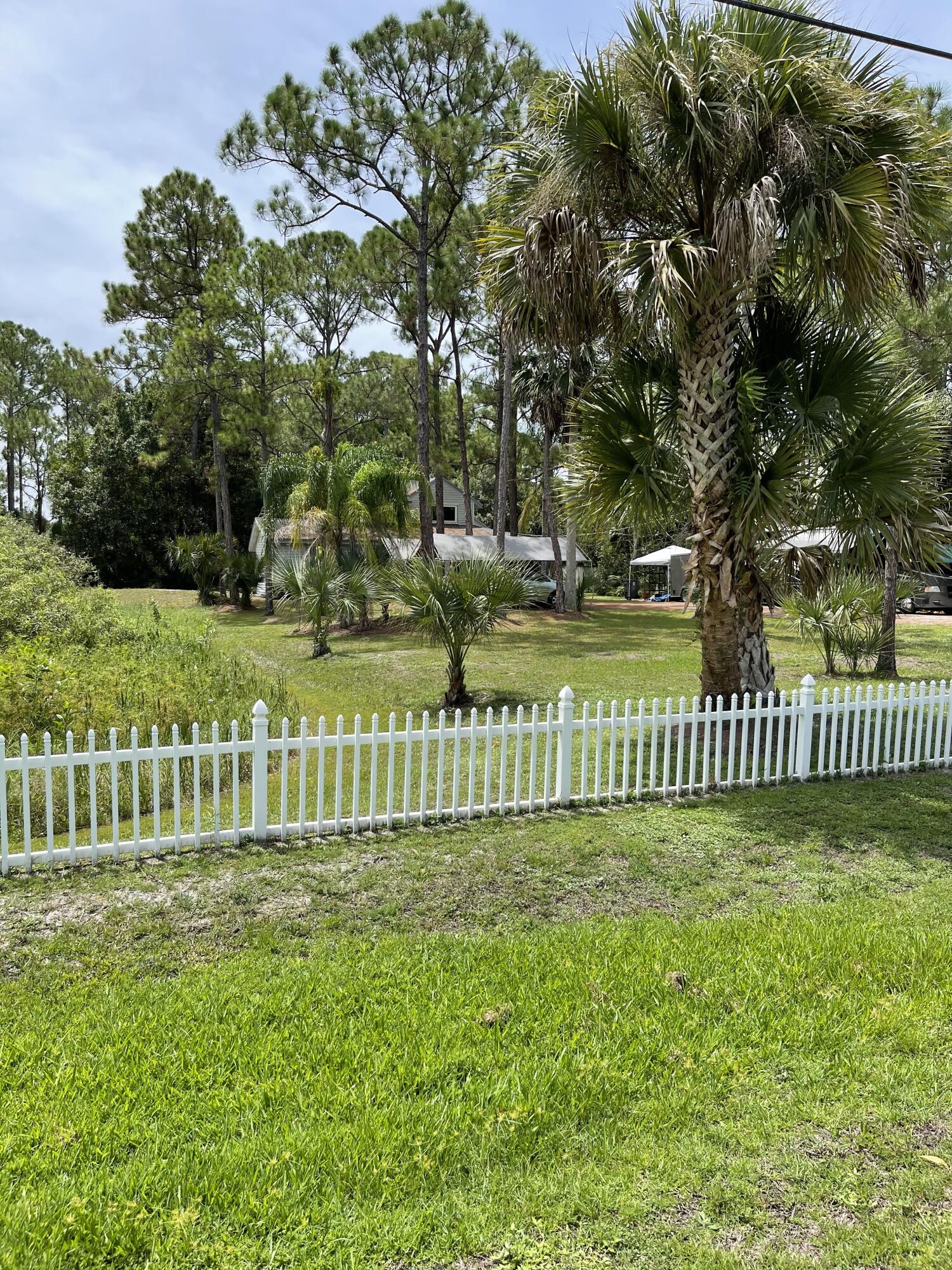 10874 154th Road North Jupiter, FL 33478 - Photo 20 of 21 Front Yard