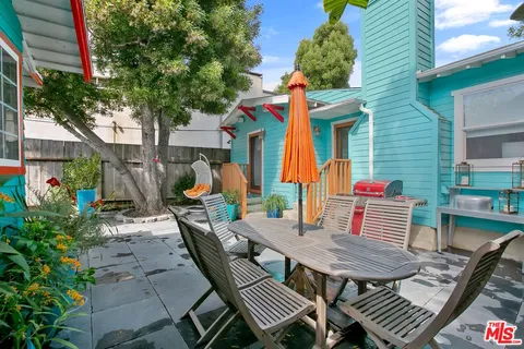 $1,700,000 | 619 Milwood Avenue, Venice, CA 90291