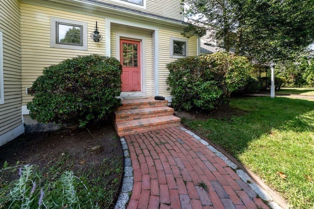498 Elliott Road Barnstable, MA 02632 - Photo 4 of 41