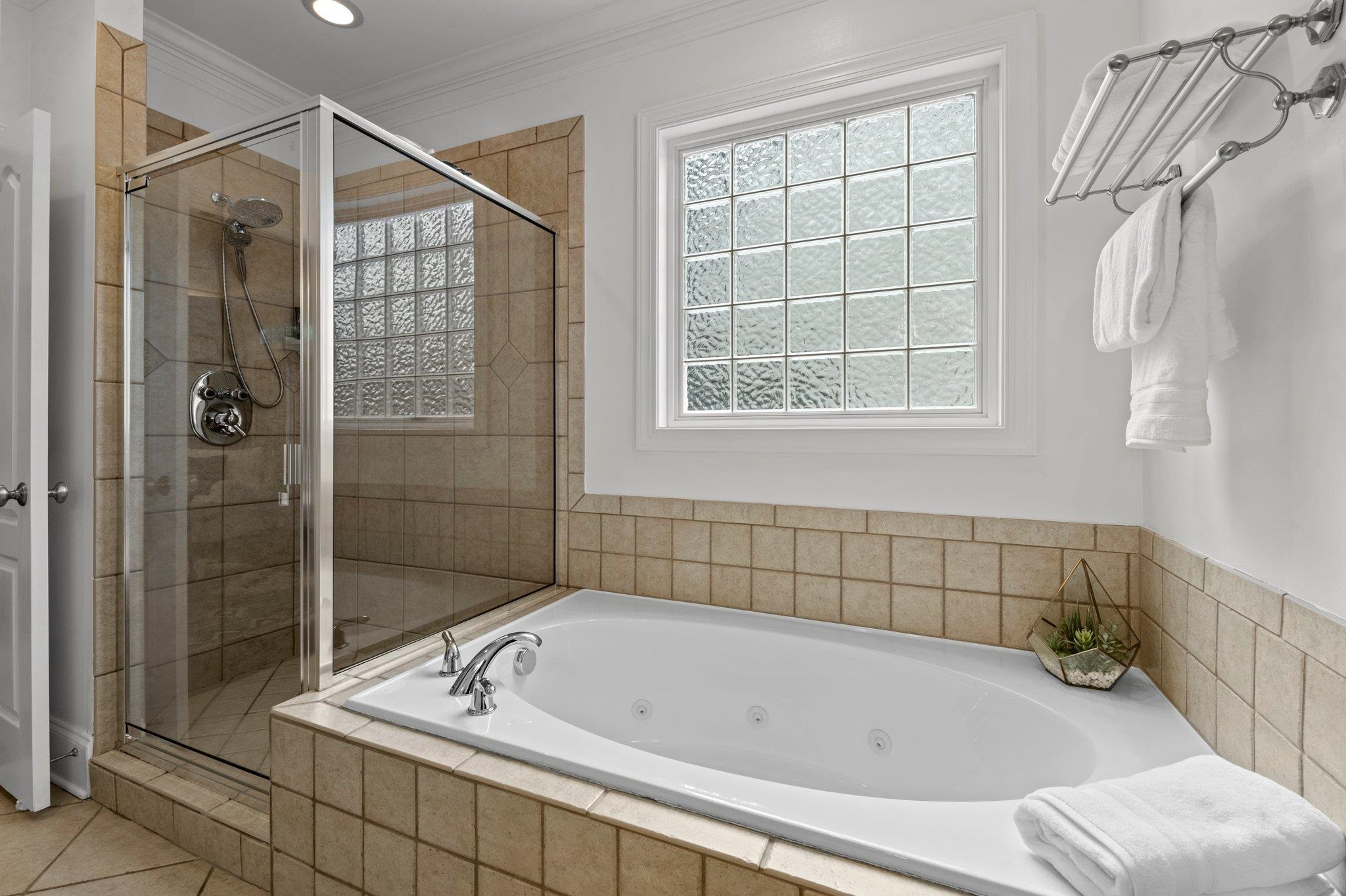 8340 Wheatstone Lane Raleigh, NC 27613 - Photo 17 of 54 Mastser Bath