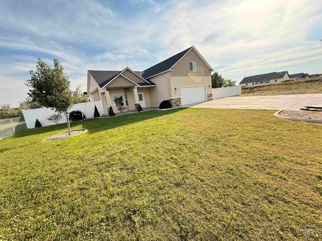 $399,900 | 1021 12th Street, Rupert, ID 83350