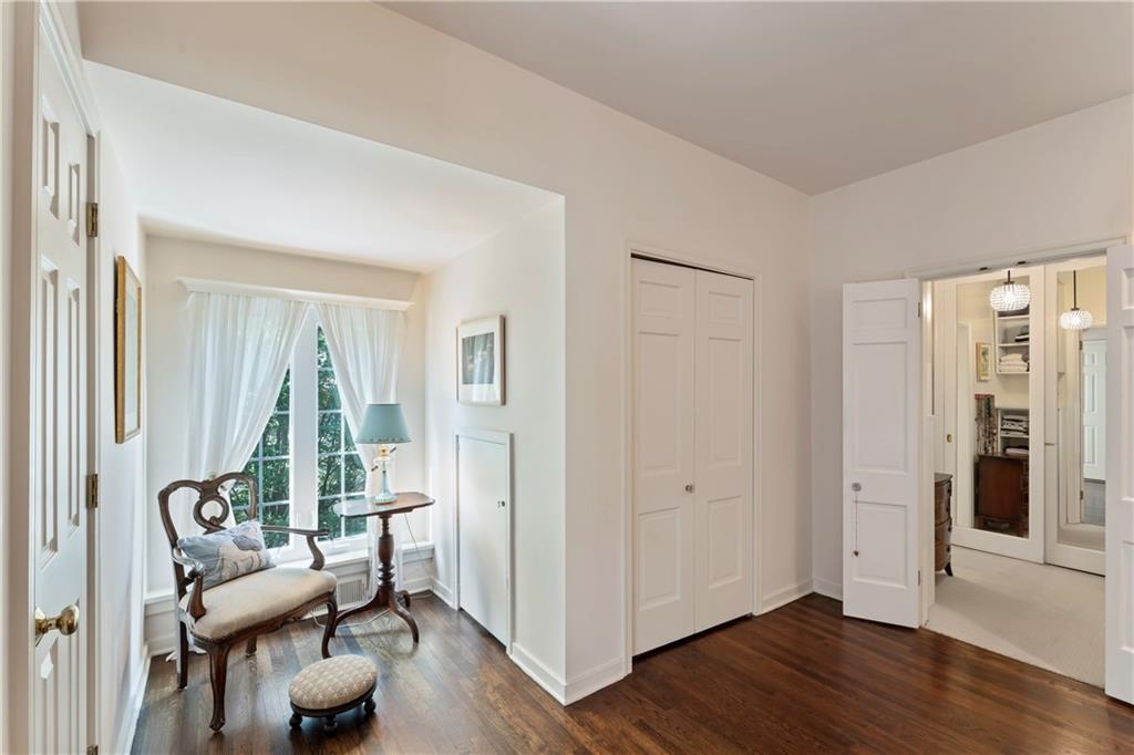 1521 Wightman Street Pittsburgh, PA 15217 - Photo 20 of 40 a view of a livingroom with furniture and hardwood floor