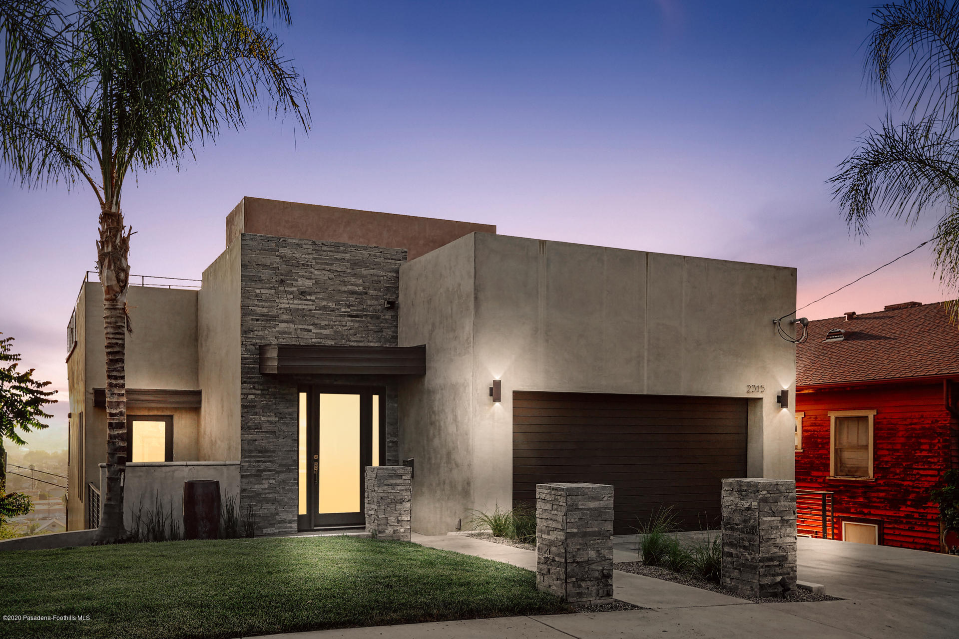 a front view of house with yard