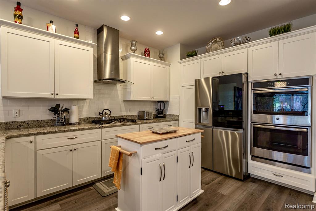 4207 Oak Arbor Drive Rochester, MI 48306 - Photo 3 of 44