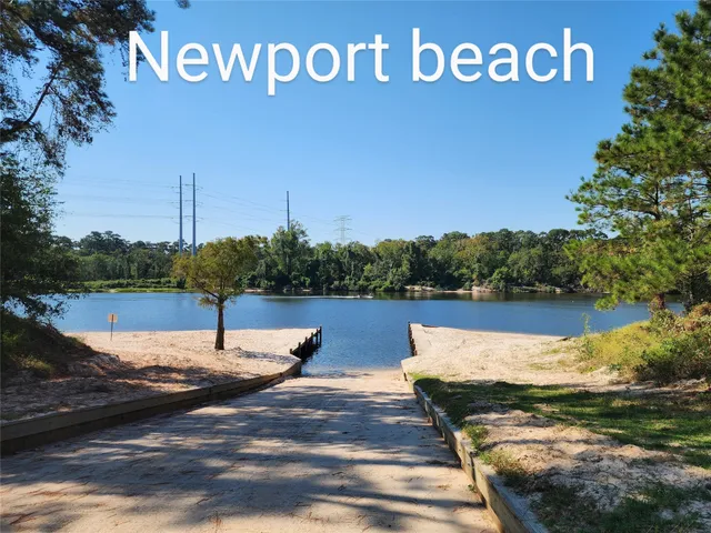 a view of a pathway both side of yard