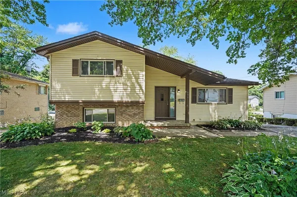 $240,000 | 684 Cliffside Drive, Akron, OH 44313