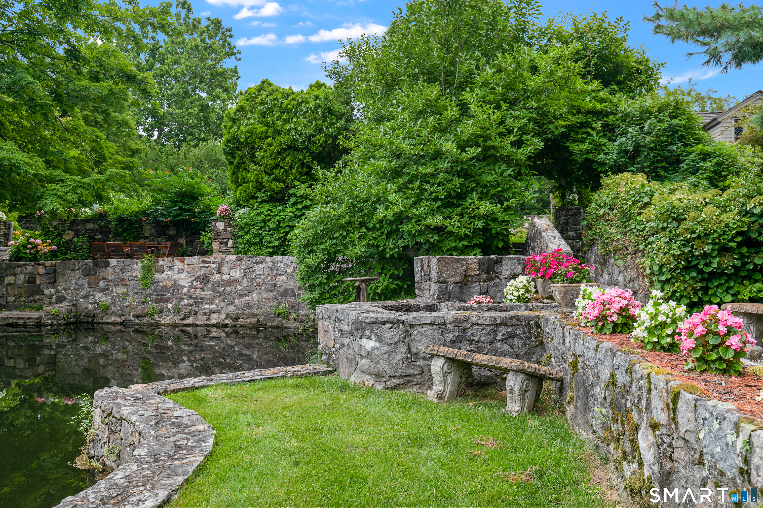 369 Florida Hill Road Ridgefield, CT 06877 - Photo 29 of 35 a garden view with a seating space